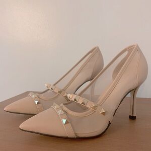 NWOT Taupe/Cream/Blush Gold Stud Heels (size 6)